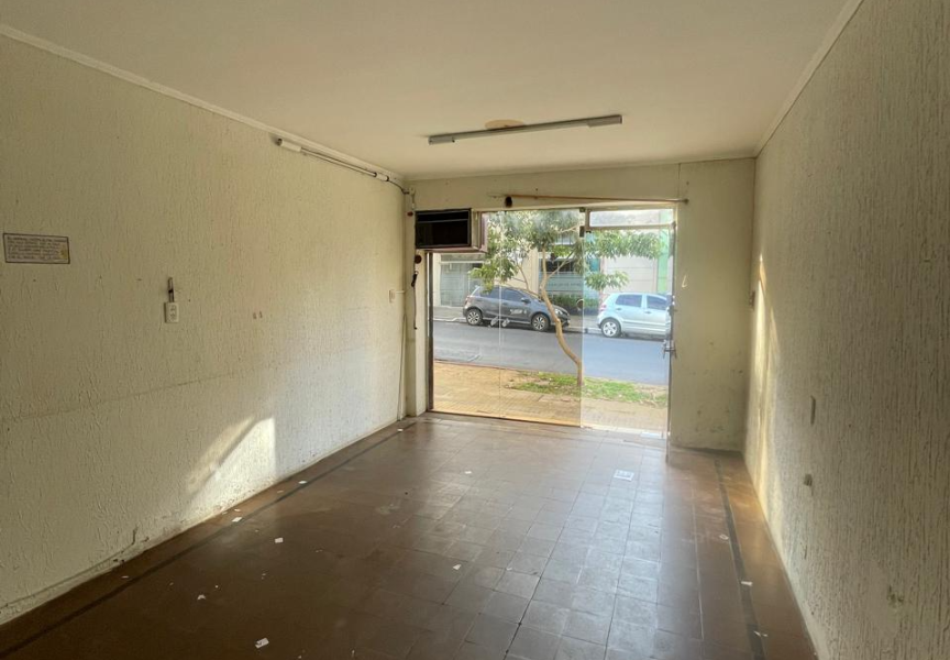 LOCAL COMERCIAL/DEPOSITO A RENOVAR  ZONA CENTRO