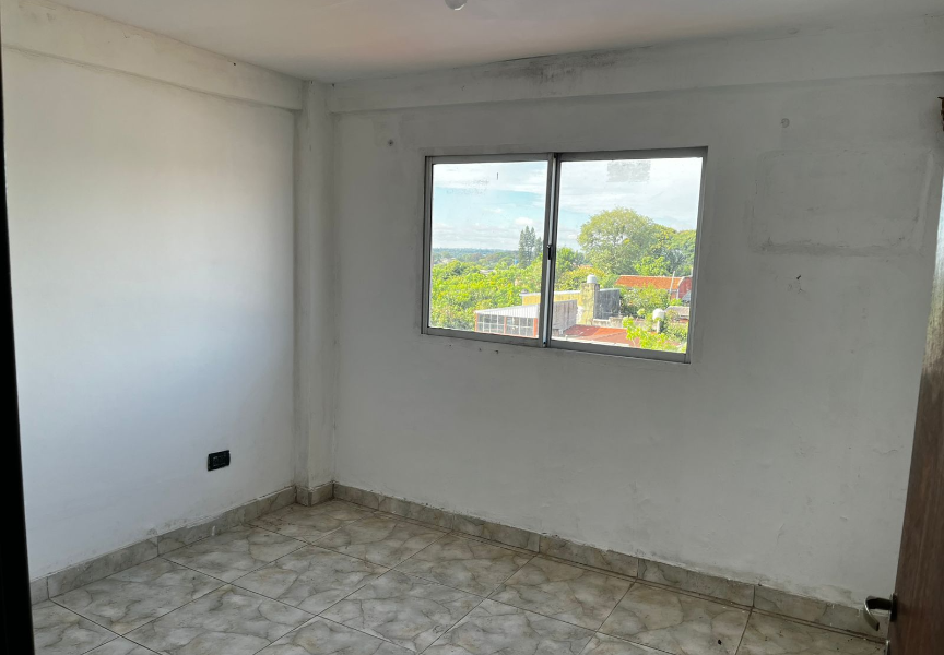 DEPARTAMENTO SOBRE AVENIDA